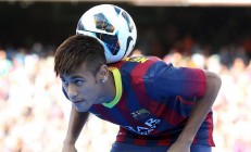 开云体育登录-哥伦比亚风暴席卷欧洲，坎特在欧冠决赛的绝对统治与皇马王朝的意外黄昏