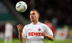 开云体育下载-绝境双雄，从威尔士压哨奇迹到萨内欧冠封神