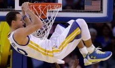 开云体育下载-东契奇爆发与上海队防守，篮球智慧的两种极致演绎