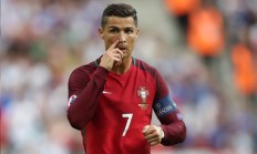 开云体育官网-欧冠半决赛焦点战，里昂制霸苏格兰，法甲劲旅的凯尔特人公园征服记