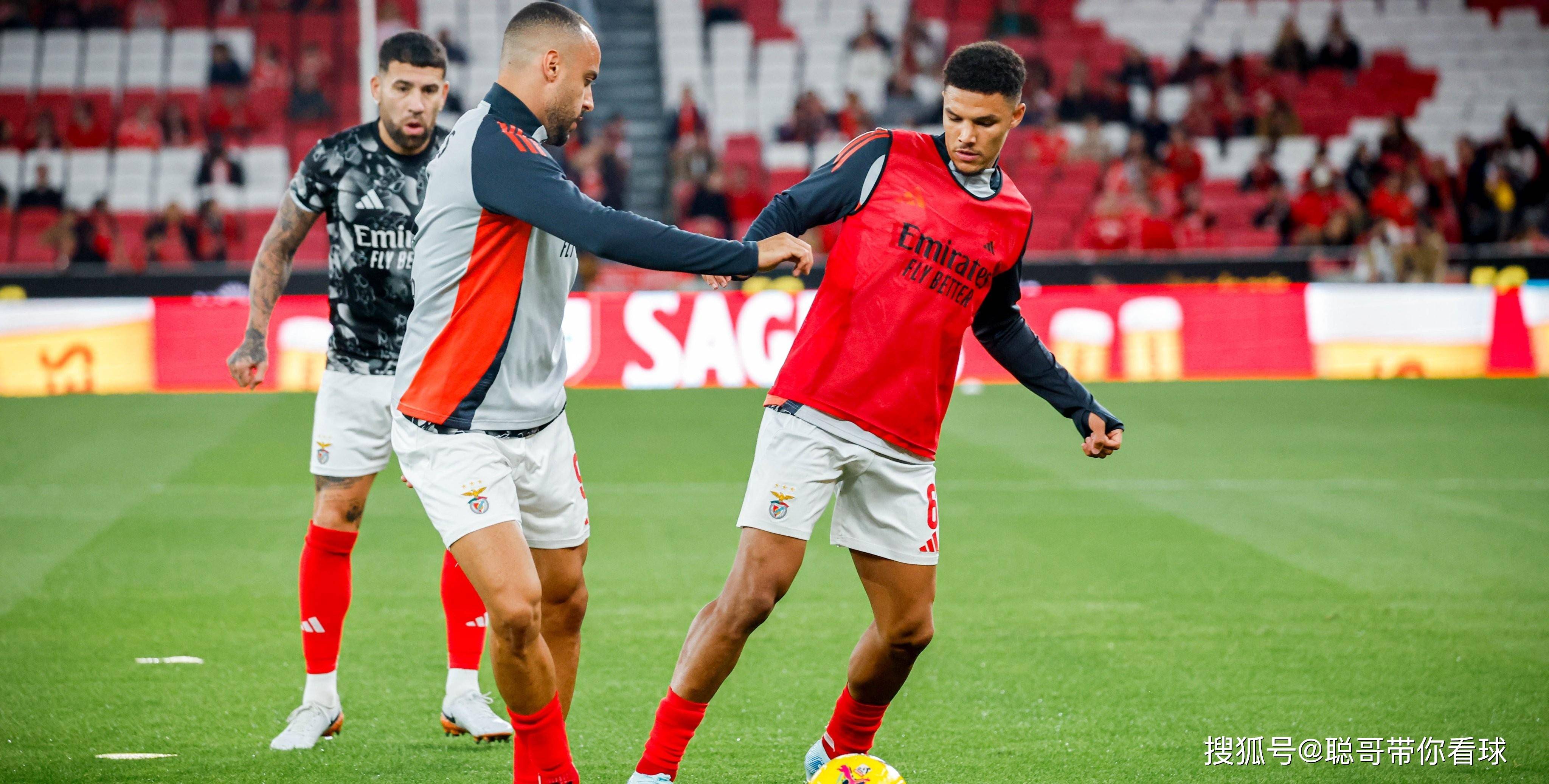 关于摩纳哥客场力克马赛，保持不败纪录的信息