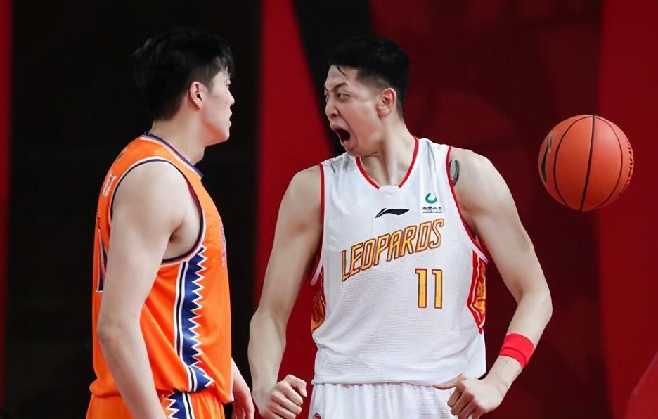 击退强敌！某队击退对手攻势终获胜利的简单介绍