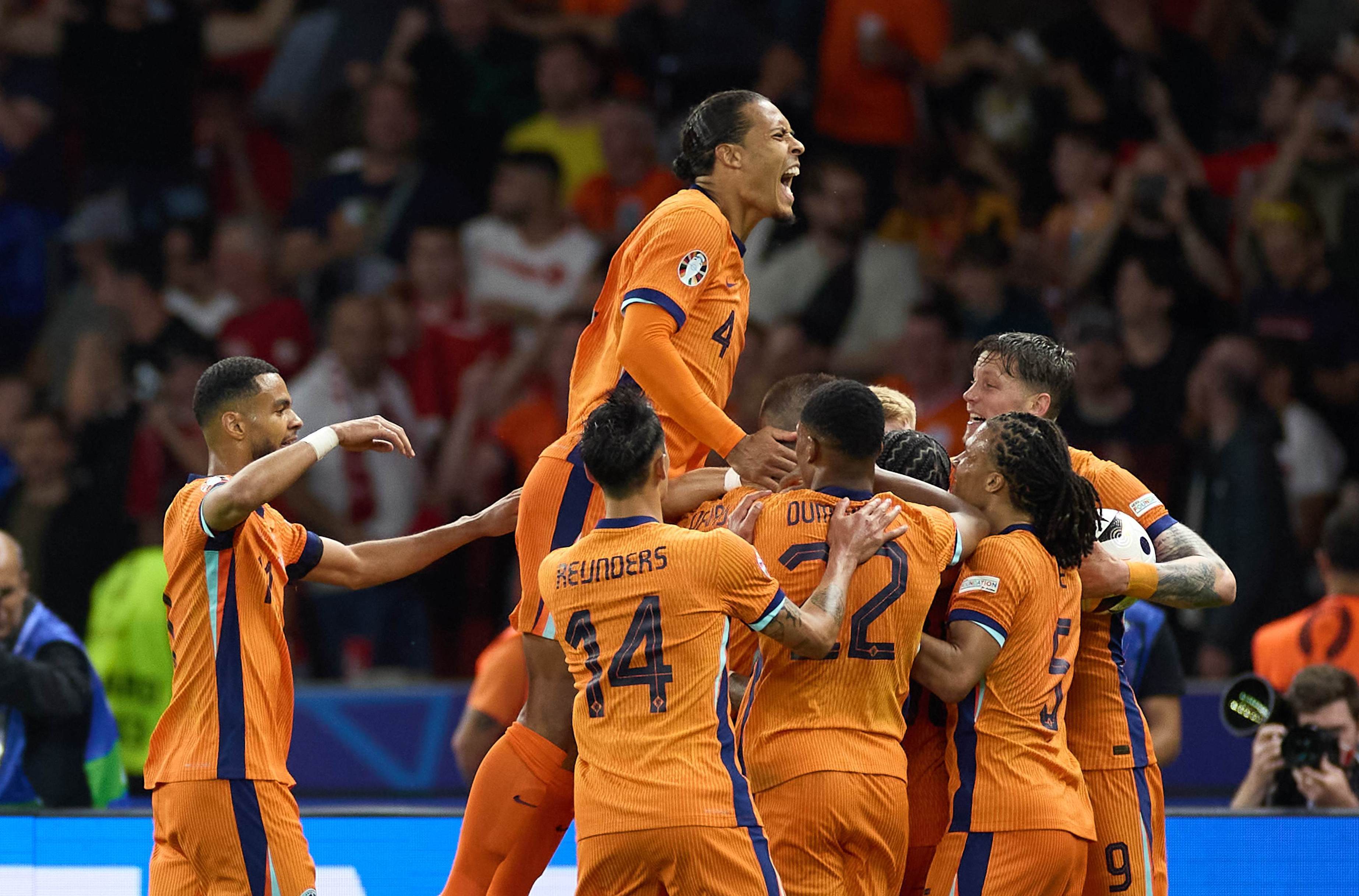 荷兰队在对阵摩洛哥队的比赛中获胜的简单介绍 荷兰队在对阵摩洛哥队的比赛中获胜的简单介绍