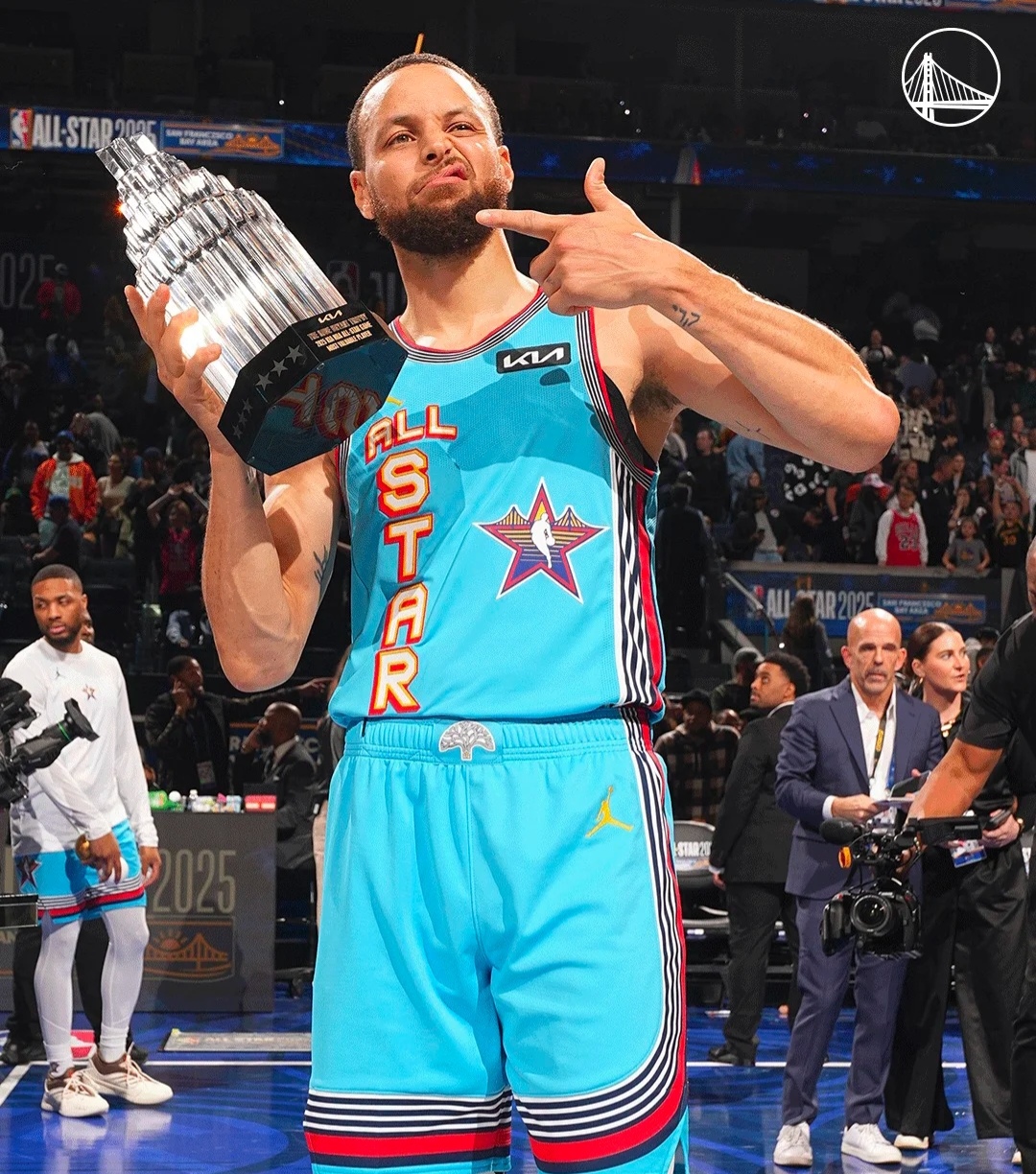 勇士再度蝉联总冠军，库里称雄的简单介绍