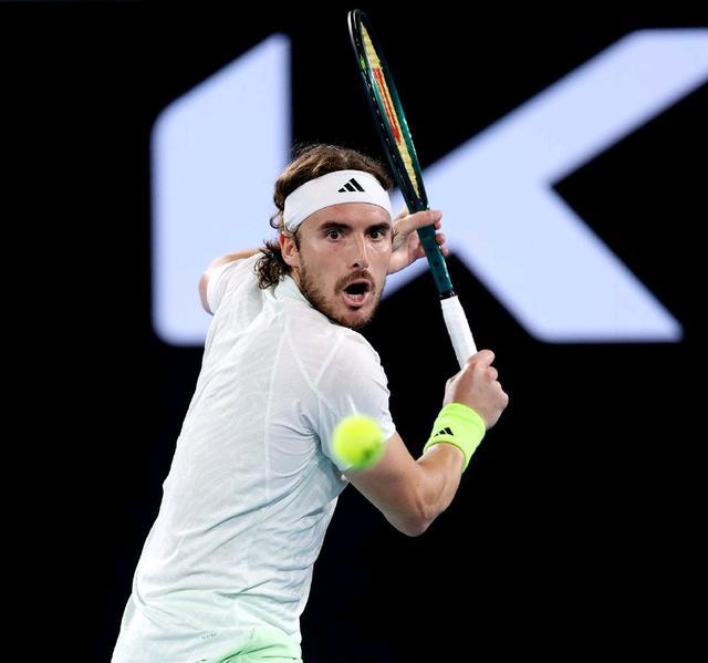 包含戴维斯杯横扫年终总决赛，西西帕斯扛起全队的词条