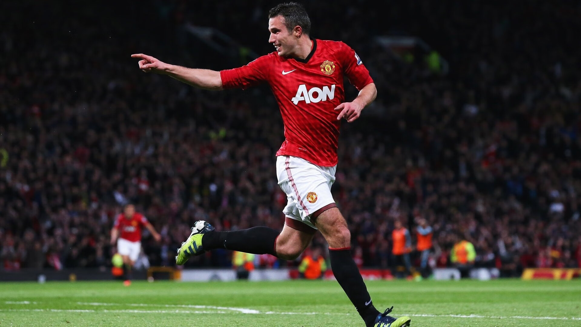 双重王座，皇马提前加冕与莱万奥运周期的关键接管