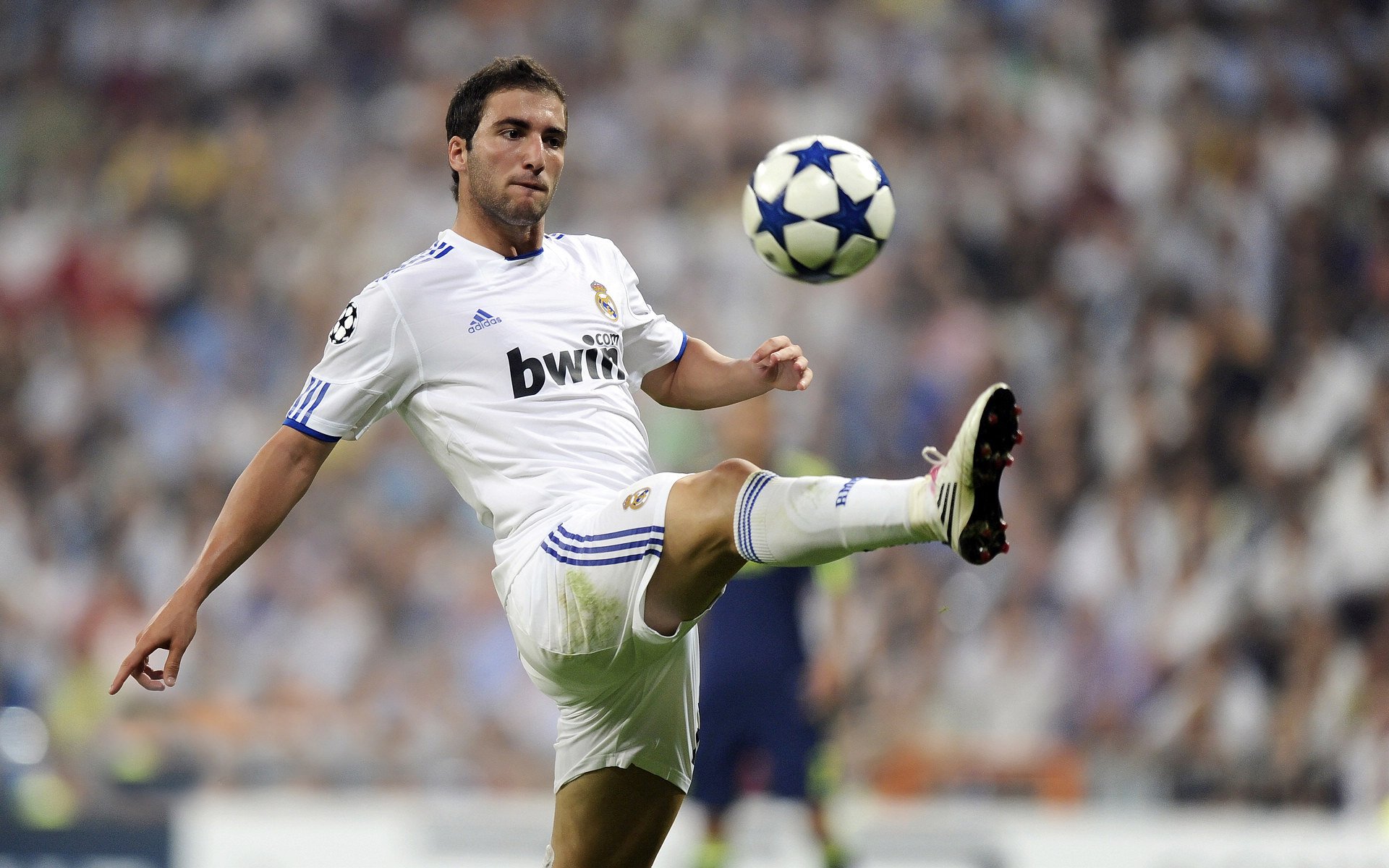 当绝杀遇上火热，一场跨越时空的体育精神对话